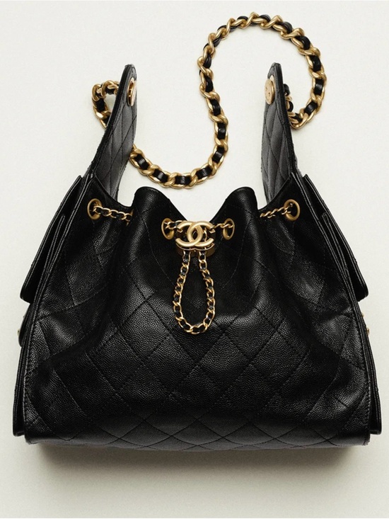 Others Handbags - Black Quilted Drawstring Shoulder Bag with Gold Hardware 25CM💕💕